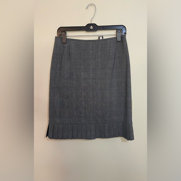 Tahari ASL Women’s 2 Pieces Suit Skirt/ Blazer Wool Blend Gray Plaid Size 6P - Picture 15 of 17